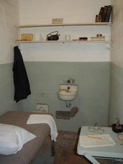 Contents of a typical cell in Alcatraz<br>Location: <a href="https://www.google.com/maps/search/?api=1&query=37.8267,-122.42288" target="_new">Alcatraz Island</a>